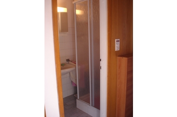 Kroatija Privát Okrug Donji, Eksterjeras